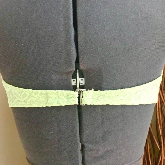 💵5 FOR $25💵 Victoria’s Secret Bikini Top Lime - Picture 2 of 2
